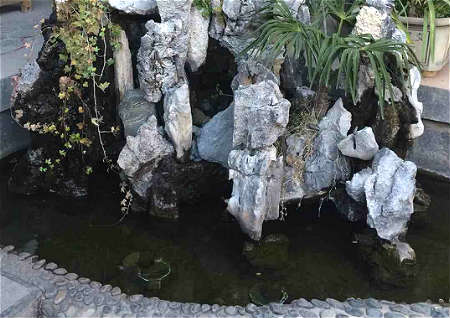 庭院假山鱼池风水讲究